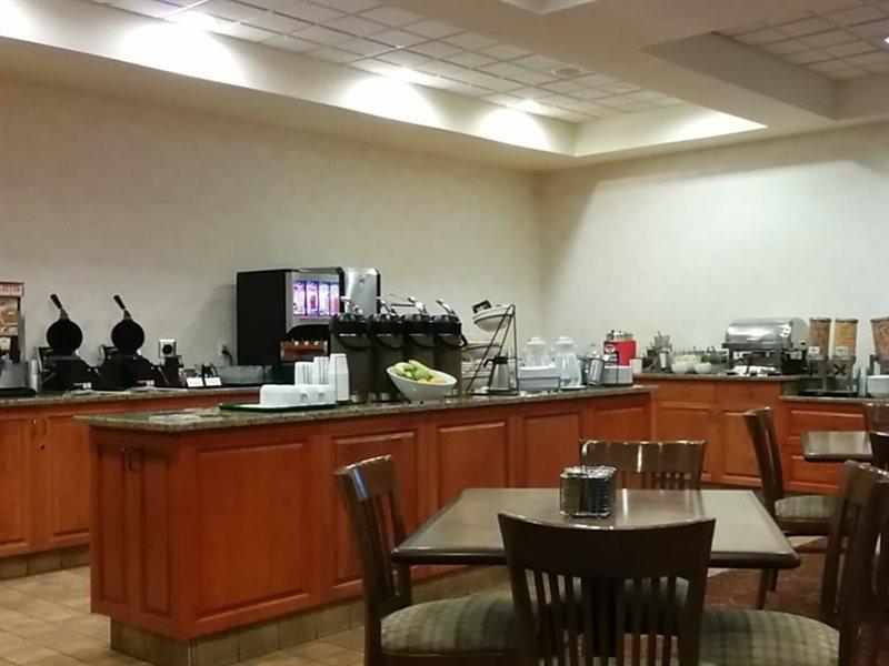 Country Inn & Suites By Radisson, Calgary-Northeast Экстерьер фото