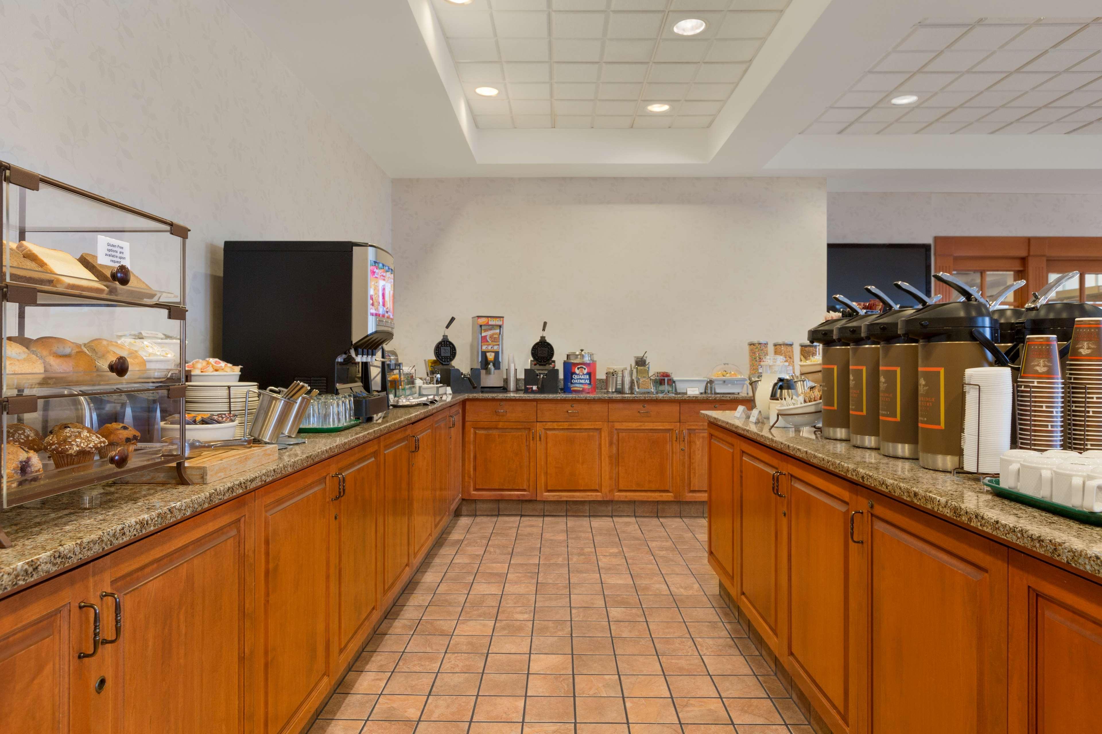 Country Inn & Suites By Radisson, Calgary-Northeast Экстерьер фото