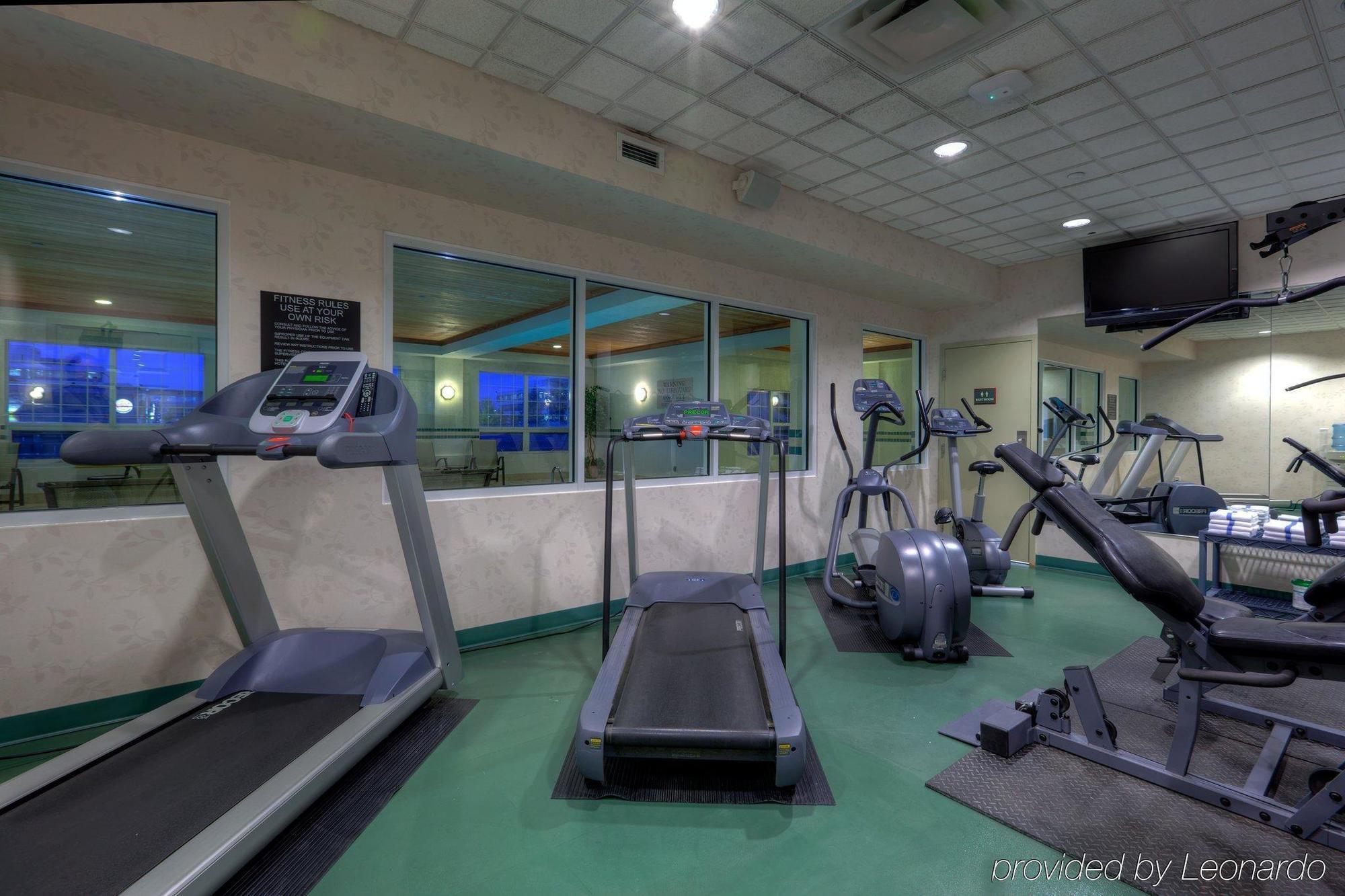 Country Inn & Suites By Radisson, Calgary-Northeast Экстерьер фото