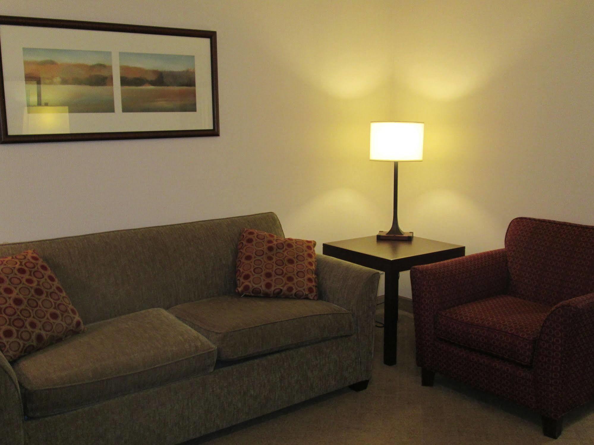 Country Inn & Suites By Radisson, Calgary-Northeast Экстерьер фото