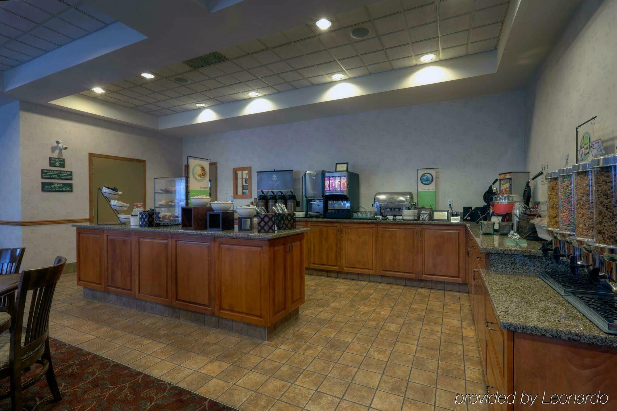 Country Inn & Suites By Radisson, Calgary-Northeast Ресторан фото